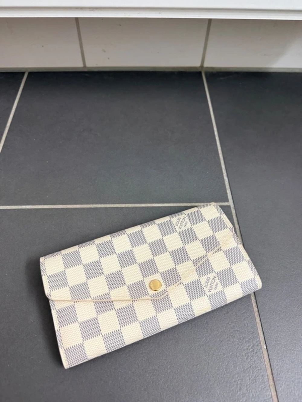 Louis Vuitton Sarah Wallet - Picture 2 of 14